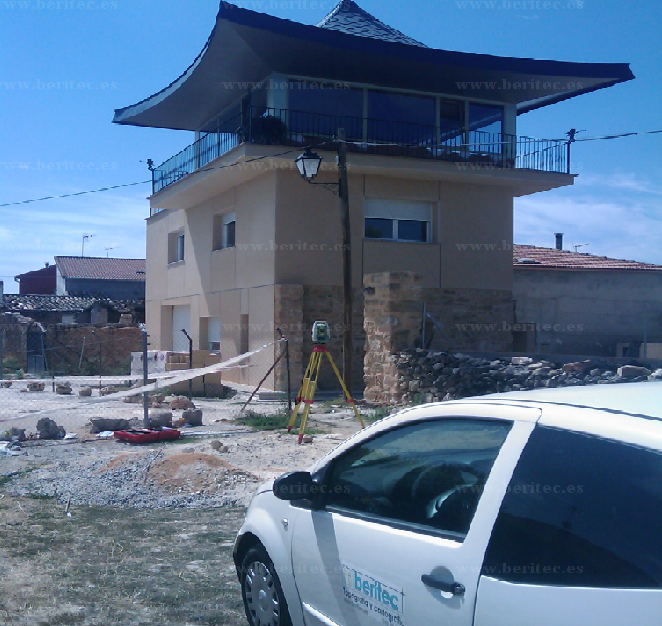 topografia en vivienda estilo Japones